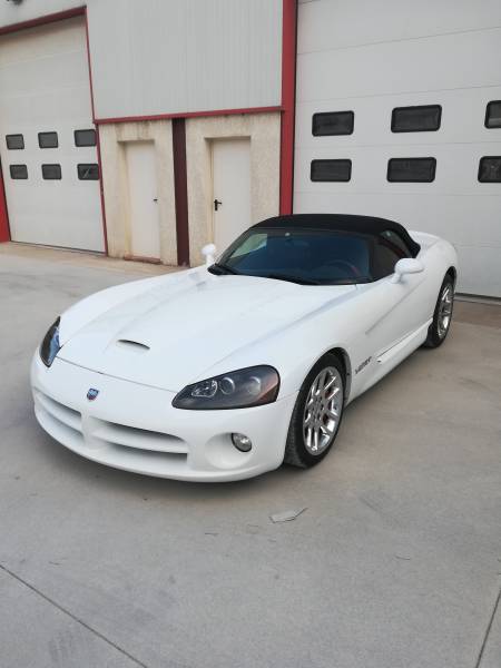 DODGE VIPER SRT10