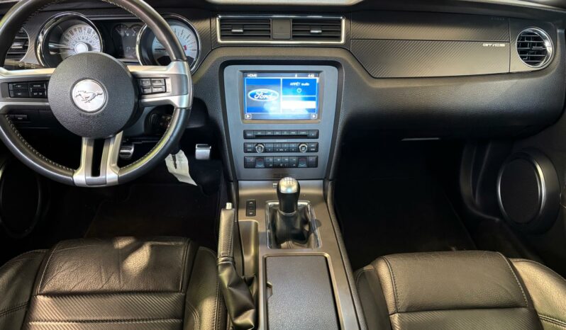 
								FORD MUSTANG V8 CALIFORNIA SPECIAL full									